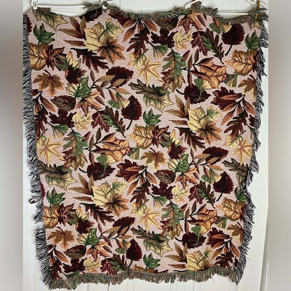 Vintage Fall/Thanksgiving Leaf Patterned Afghan/ blanket/throw